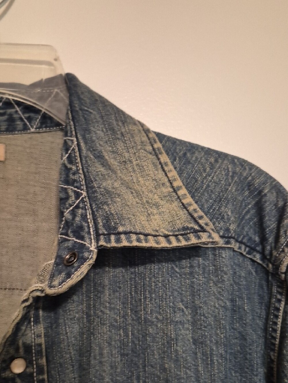 NWOT Arizona Jean Co. Womens  Distressed Blue Denim Shirt Jacket SZ L - Picture 8 of 10